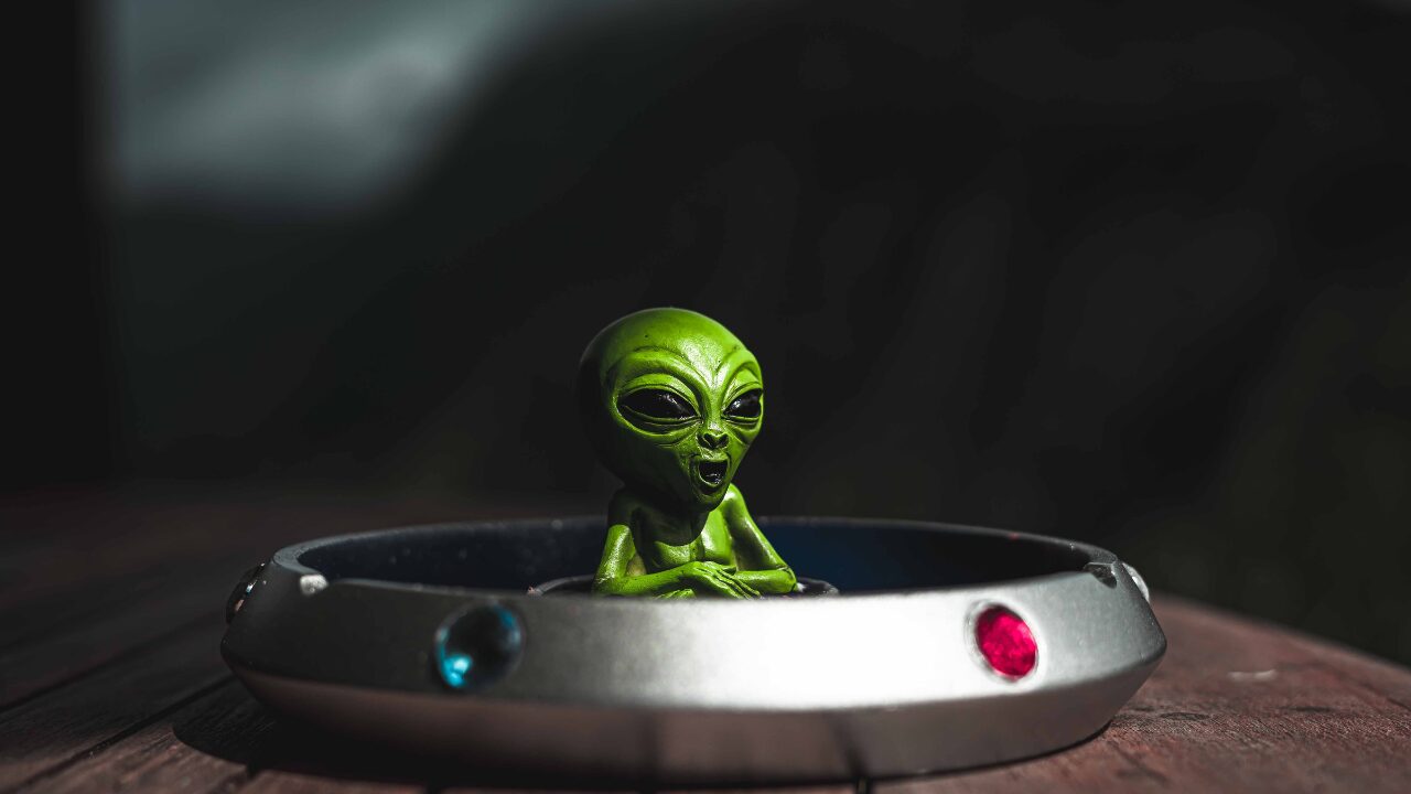 X-Filesのパロディ スカリーが宇宙人誘拐事件を語る