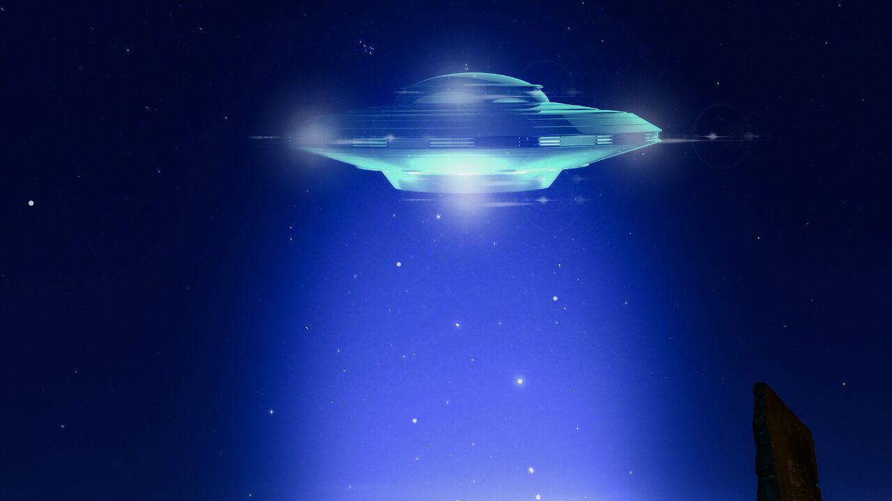 MAXはUFOに連れ去られる。その時モルダーは9分間を体験。