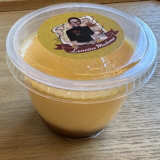 五条・アロウネノのプリン。カラメルが効いたやや硬めの食感